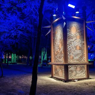 Loading...